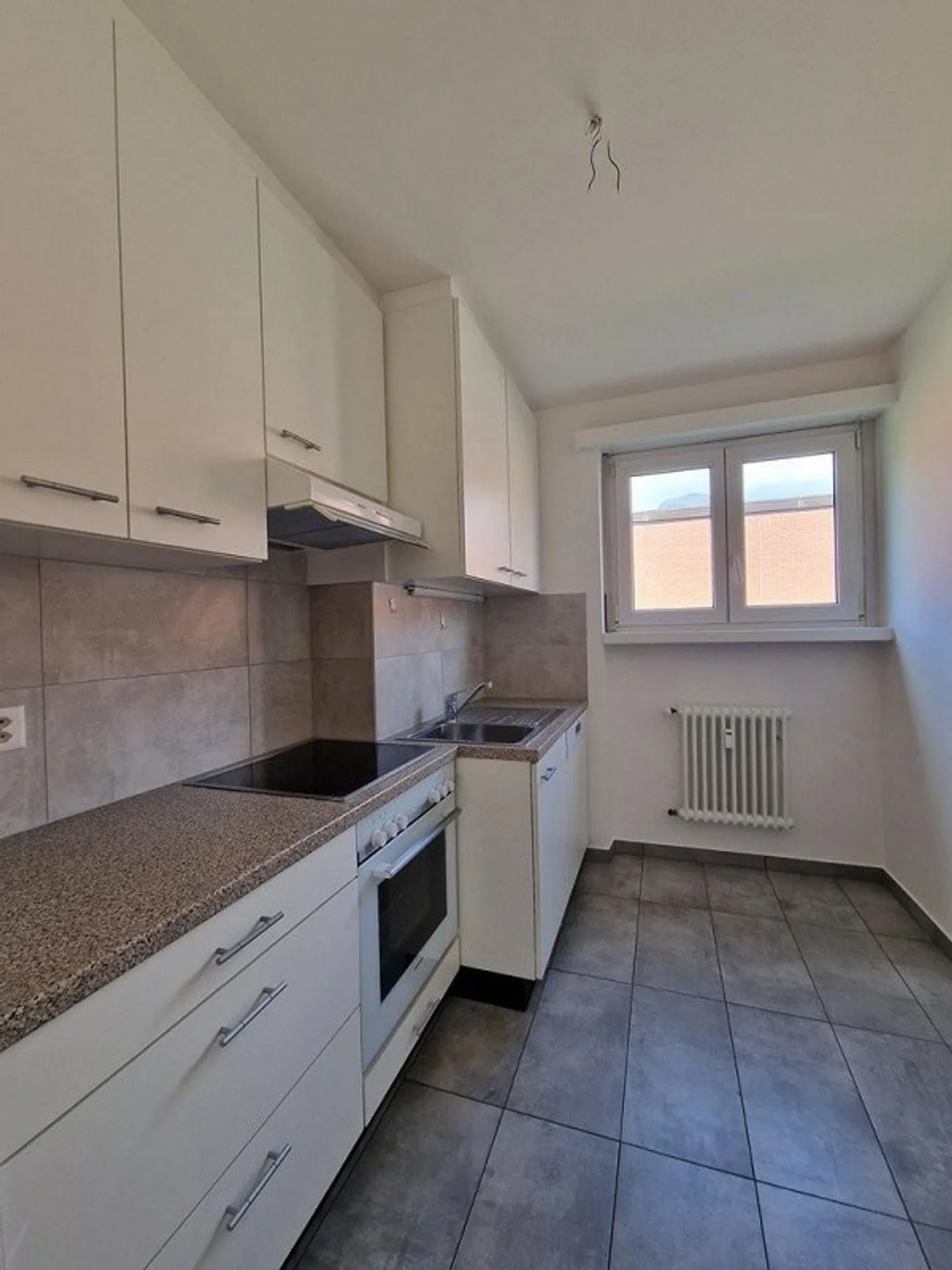 4 Camere Luminoso e Spazioso in una Posizione Tranquilla - Foto 2 di 9