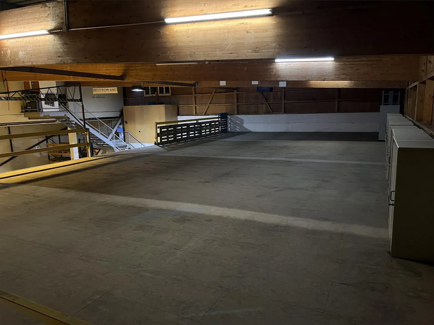 Warehouse with basement and office - Photo 5 of 9