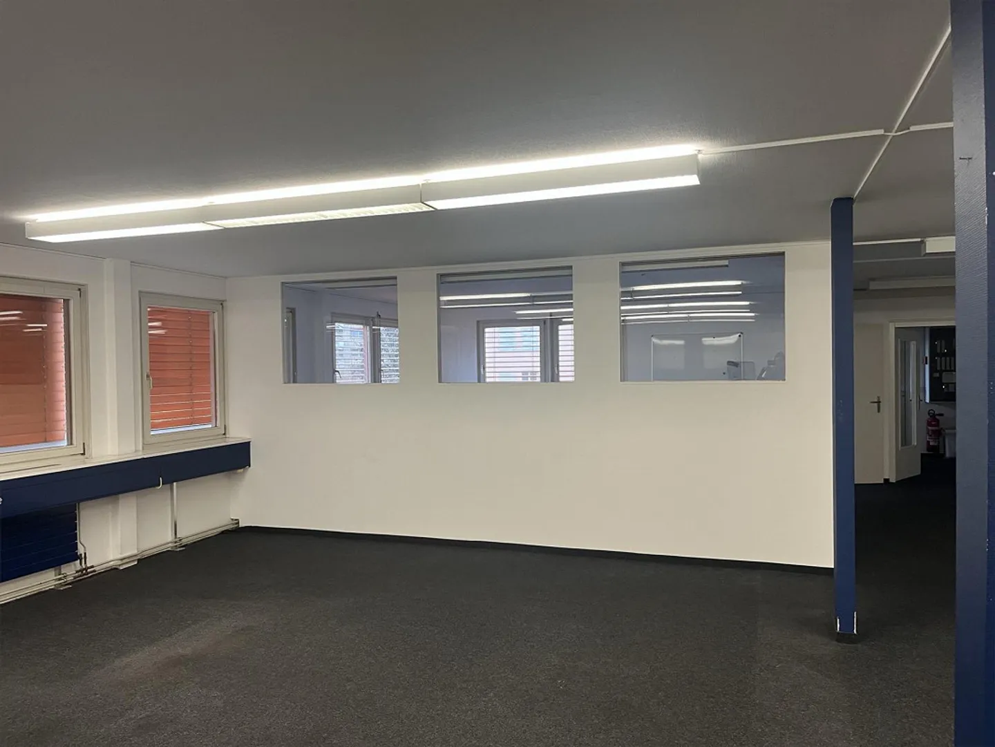 Warehouse with basement and office - Photo 8 of 9