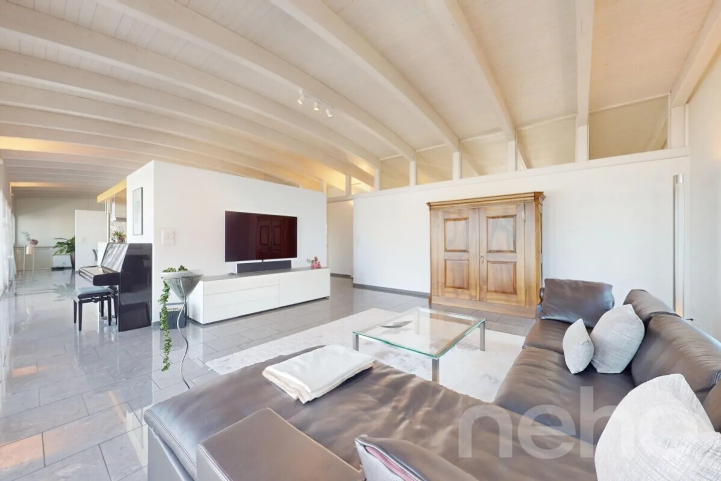 Edificio residenziale e commerciale attraente con appartamento elegante - Foto 5 di 13
