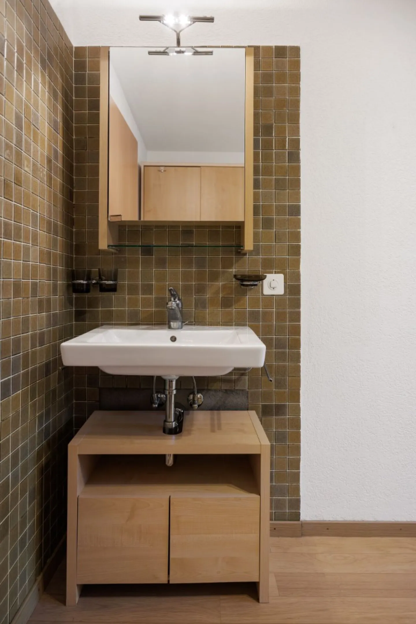 Everest appartamento ristrutturato di 3,5 locali con balcone sud e ovest. - Foto 4 di 15