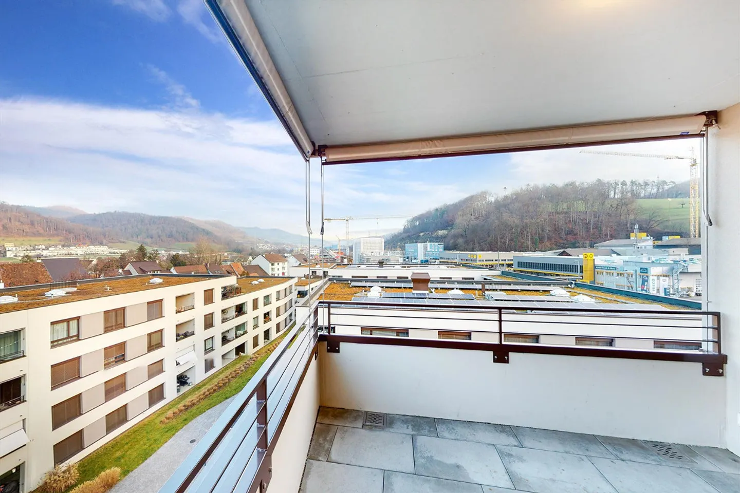 Modern Living in Lausen - Photo 5 of 8