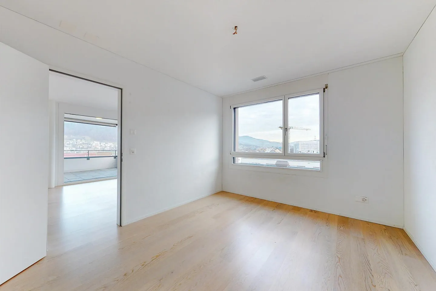 Modern Living in Lausen - Photo 7 of 8