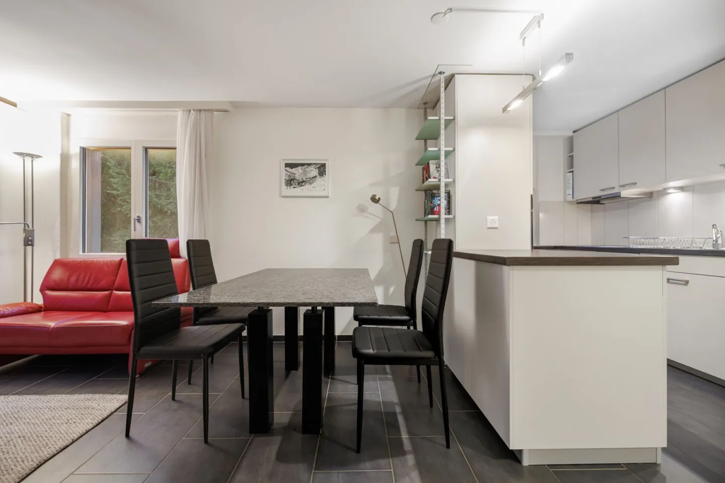 Everest appartamento ristrutturato di 3,5 locali con balcone sud e ovest. - Foto 9 di 15