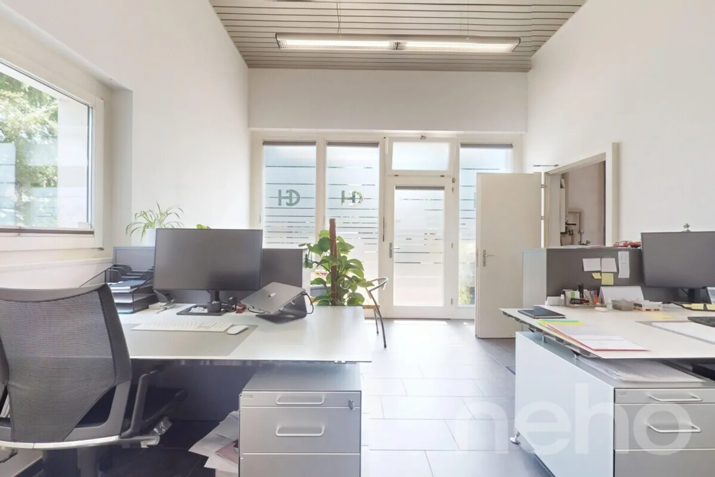 Edificio residenziale e commerciale attraente con appartamento elegante - Foto 10 di 13