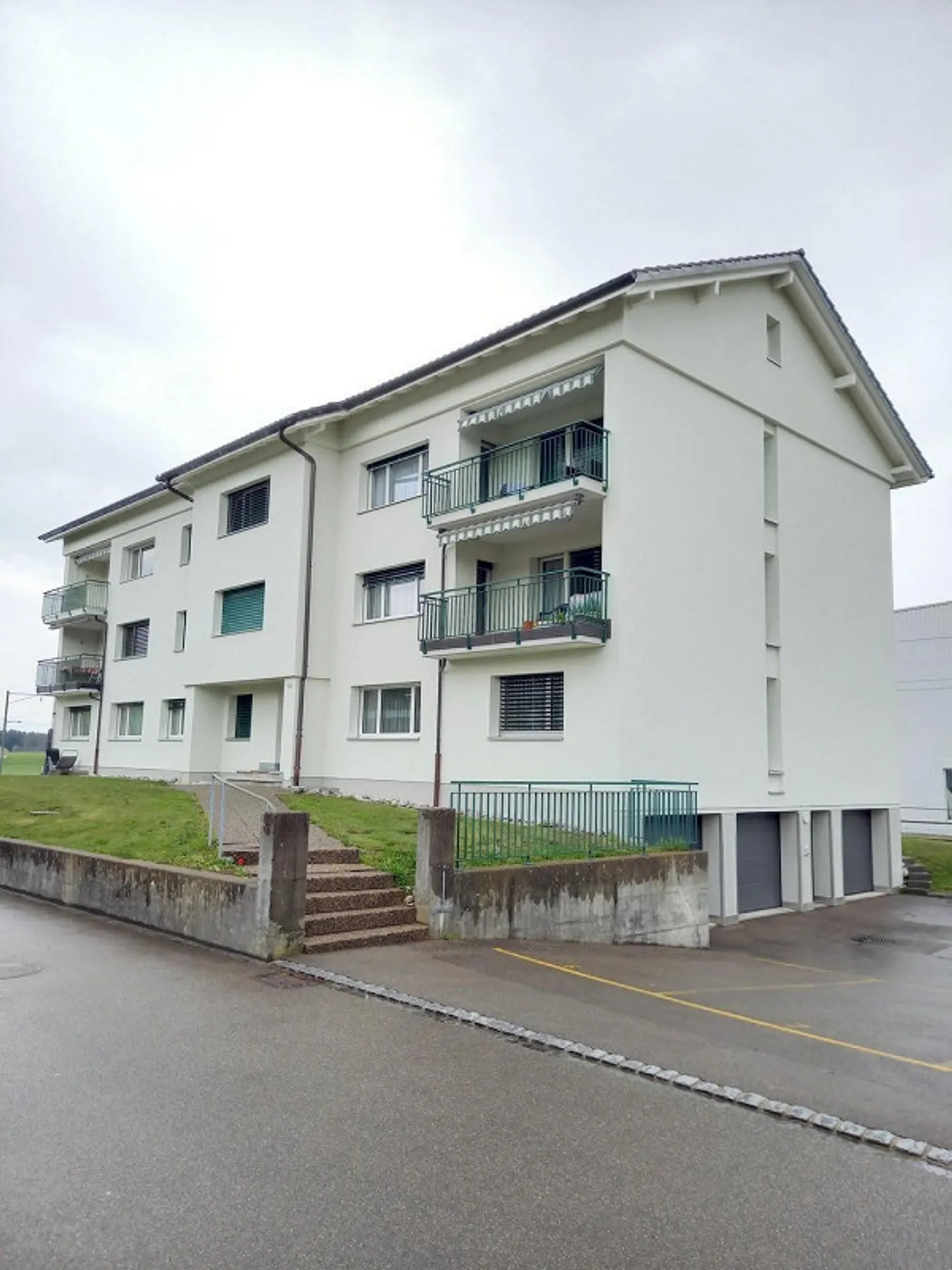 Friendly apartment with green surroundings in a very quiet location! - Photo 1 of 8