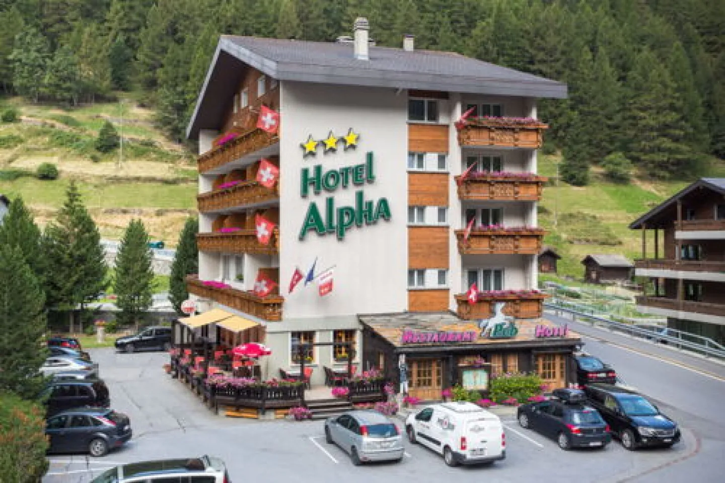 Hotel Alpha, bellissimo hotel a 3 stelle a Saas-Grund - Foto 1 di 17
