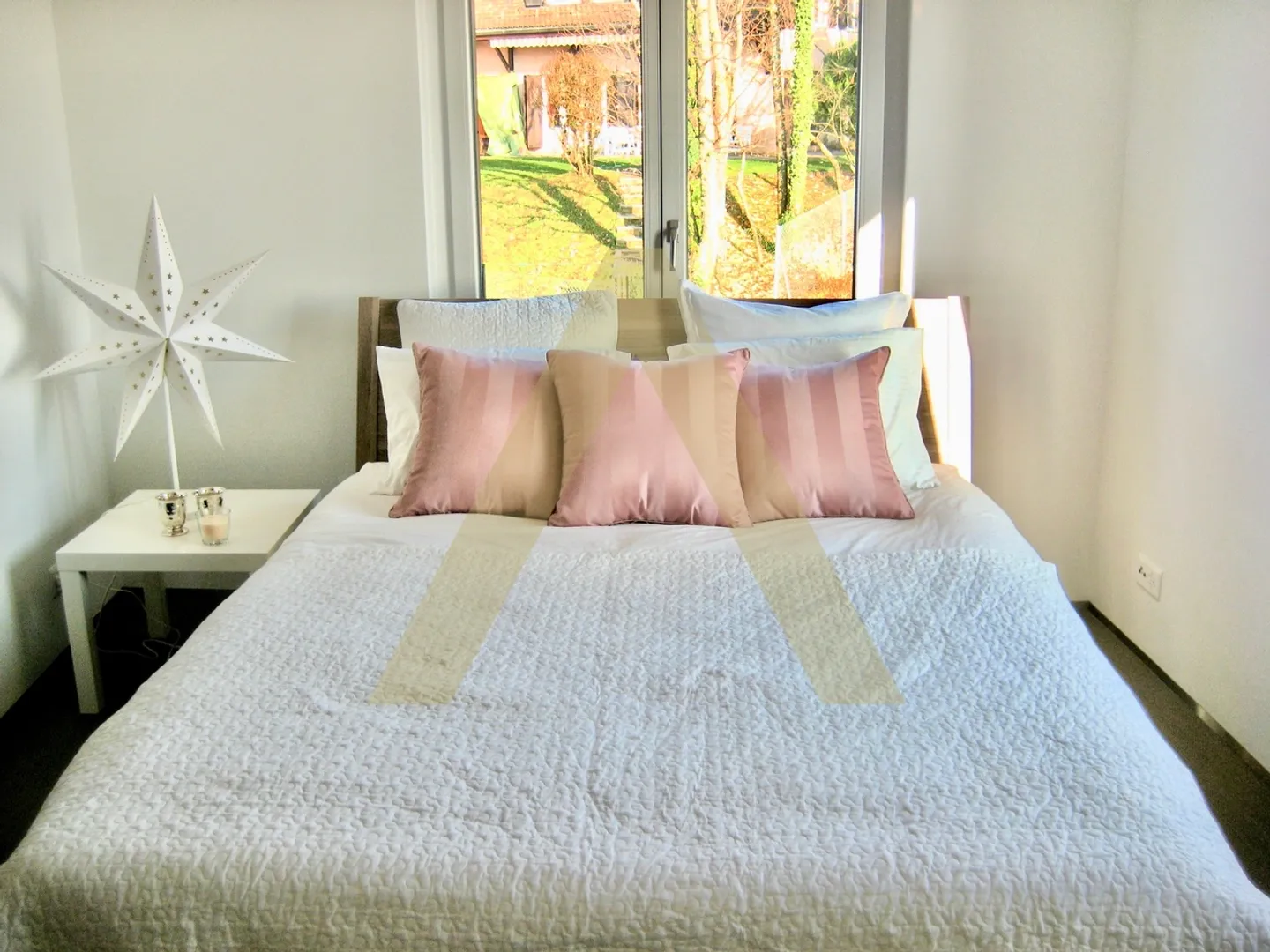 Appartement Contemporain avec Vue sur le Lac - Photo 5 sur 7
