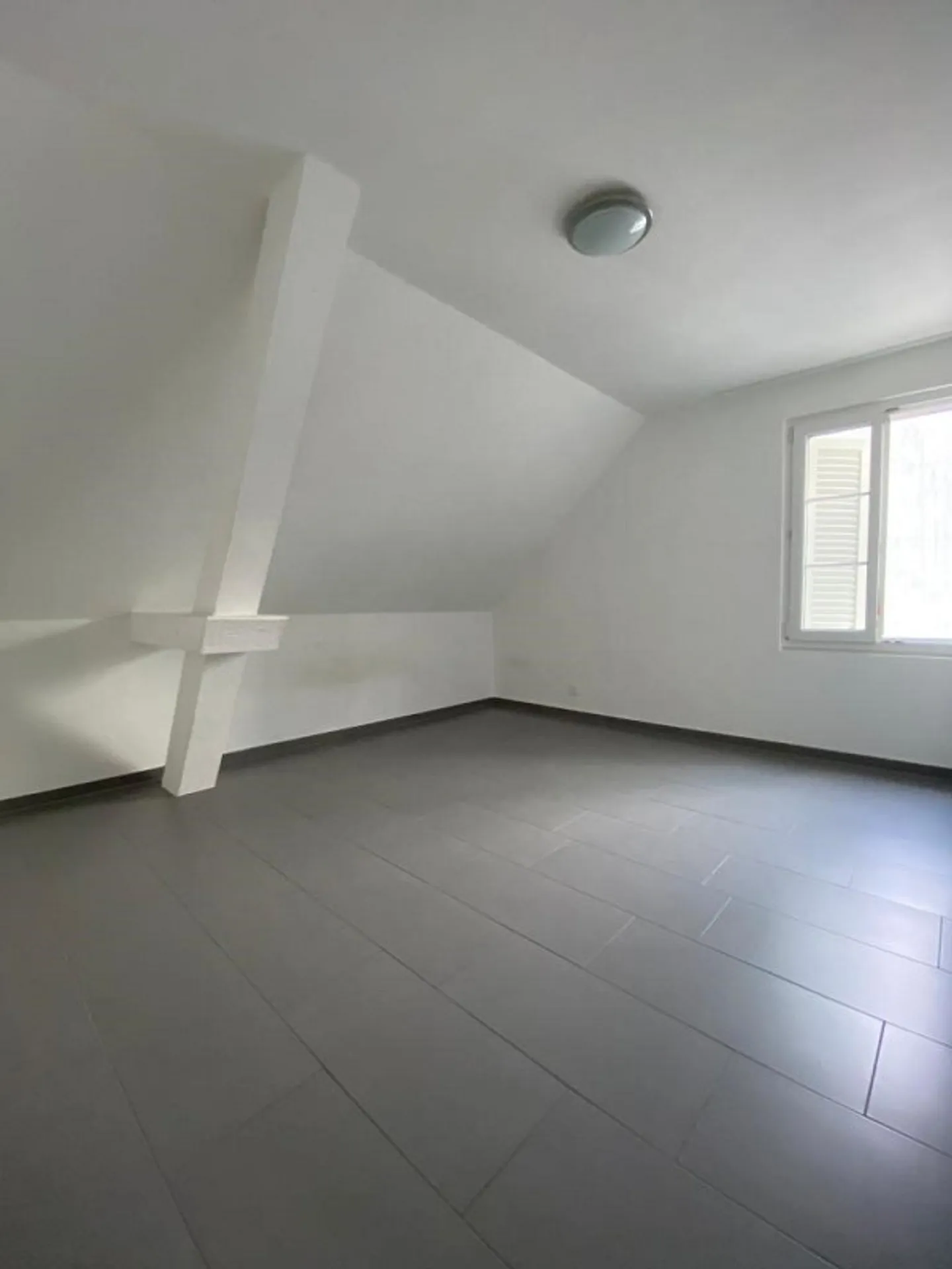 Belle appartement sous les combles de 3 pièces à Netstal - Photo 5 sur 9