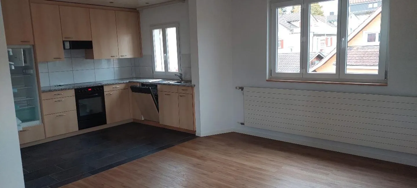 3 1/2 Room Attic Apartment - Photo 2 of 5