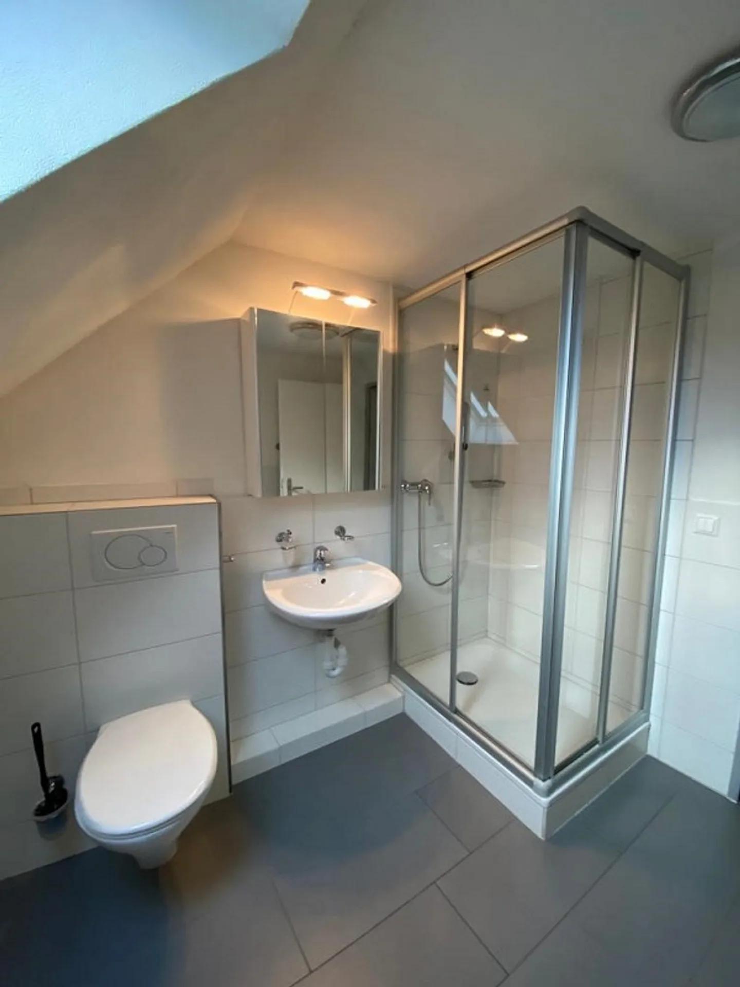Belle appartement sous les combles de 3 pièces à Netstal - Photo 8 sur 9