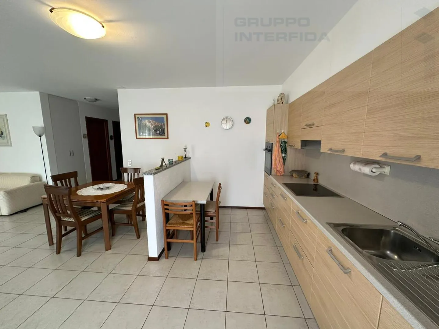 First apartment with 3.5 rooms in an optimal location - Photo 4 of 11
