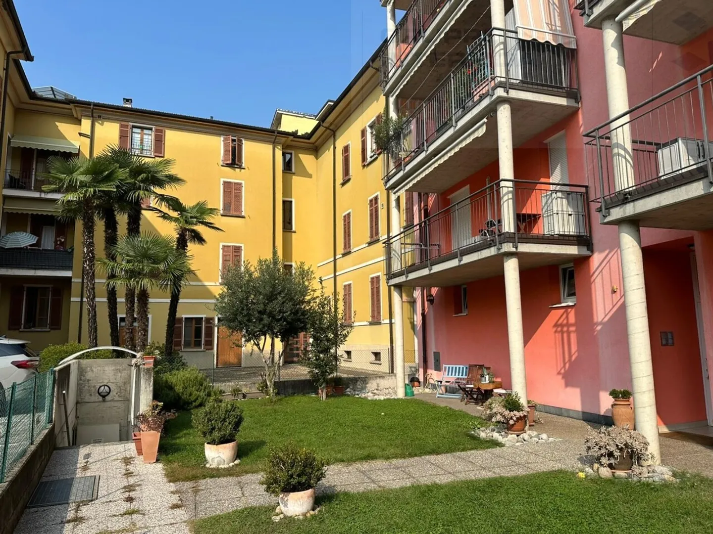 First apartment with 3.5 rooms in an optimal location - Photo 1 of 11