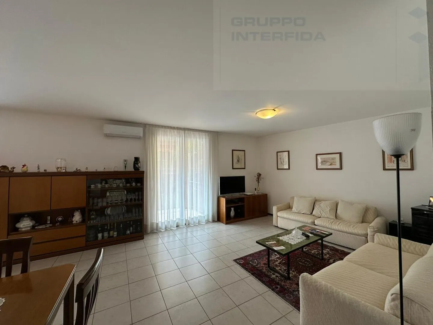 First apartment with 3.5 rooms in an optimal location - Photo 2 of 11