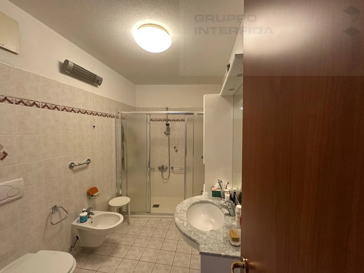 First apartment with 3.5 rooms in an optimal location - Photo 9 of 11
