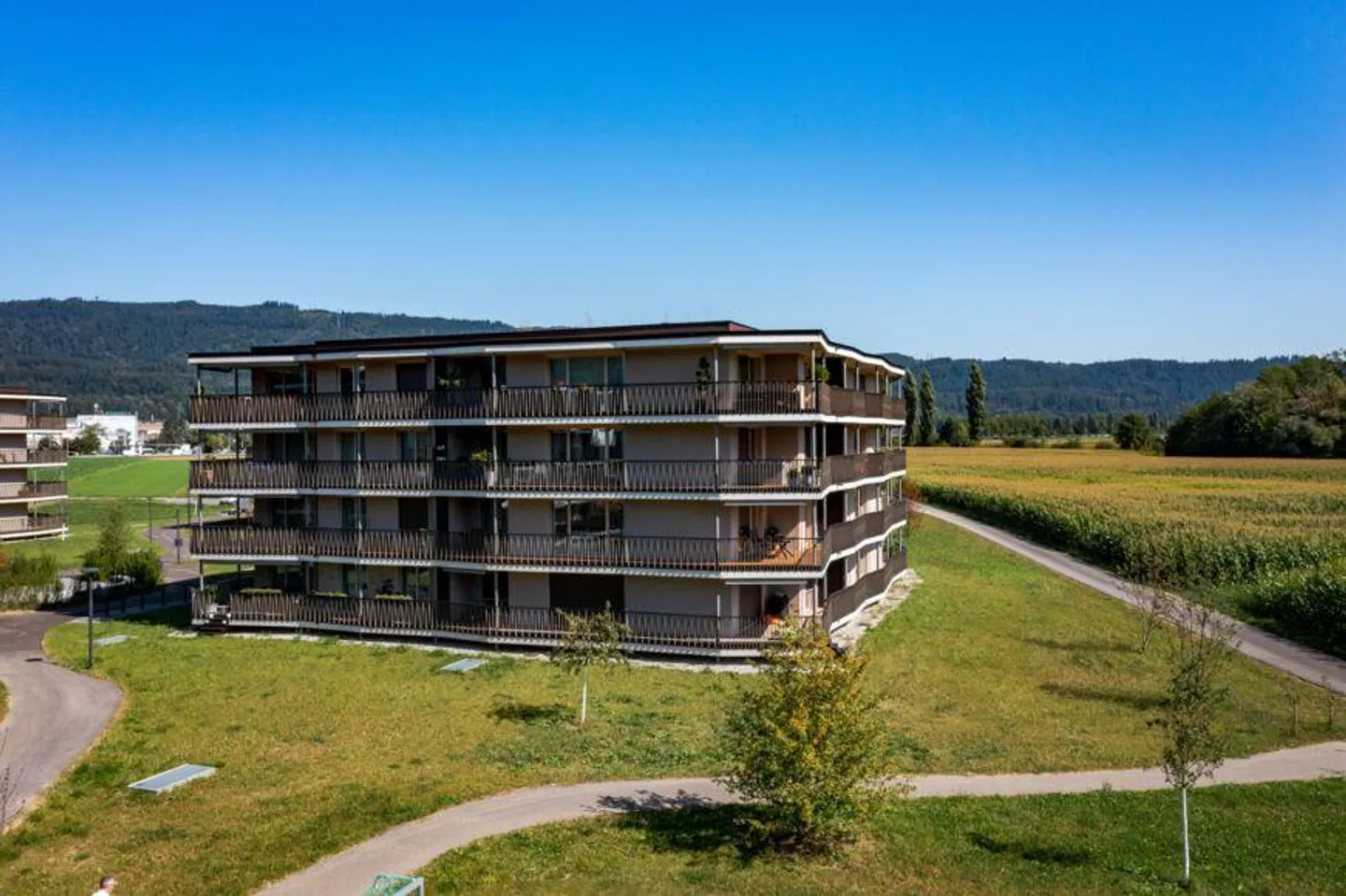 Condominium moderne de 3½ pièces au 2ème étage avec grand balcon - Photo 1 sur 4