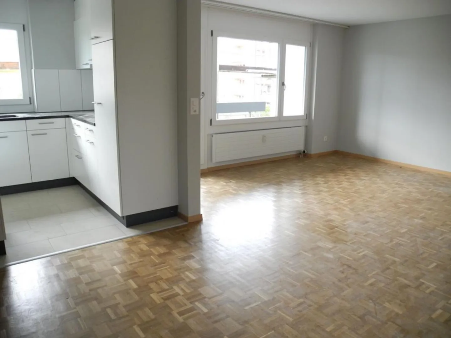 Living in the Green: Charming Apartment at a Fair Price - Photo 4 of 7