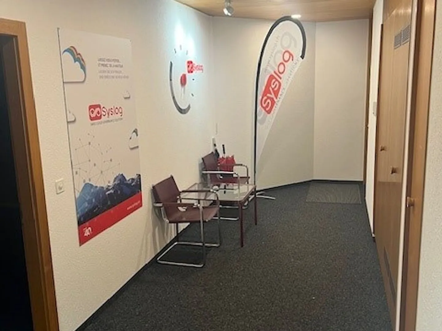 Ufficio di 458 m² (divisibile in due o più unità) vicino al centro di Friburgo - Foto 7 di 13