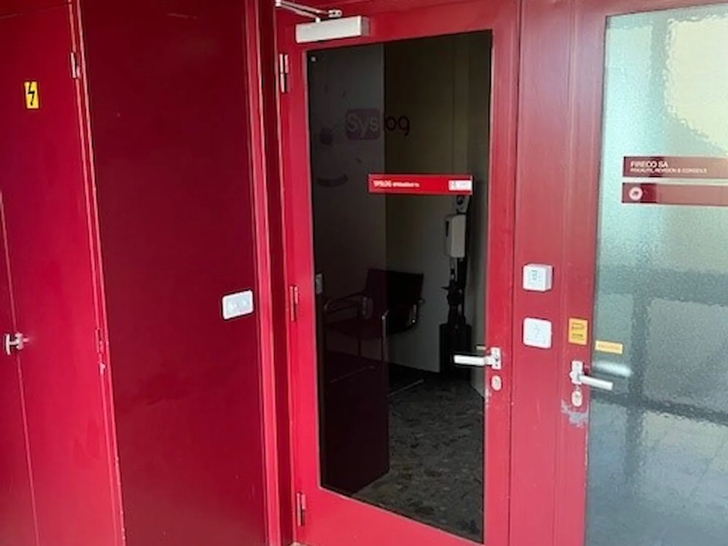 Ufficio di 458 m² (divisibile in due o più unità) vicino al centro di Friburgo - Foto 4 di 13