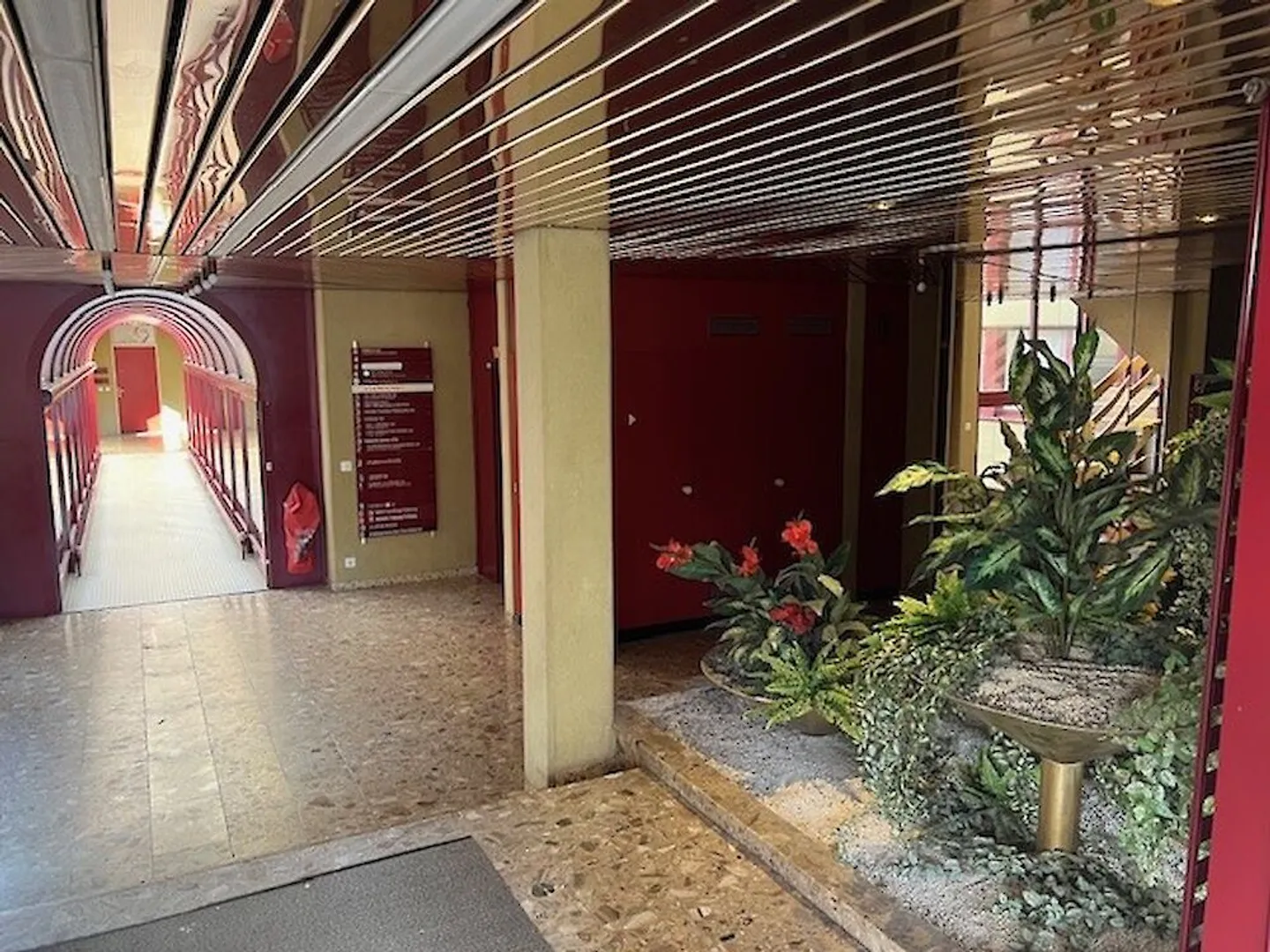 Ufficio di 458 m² (divisibile in due o più unità) vicino al centro di Friburgo - Foto 5 di 13