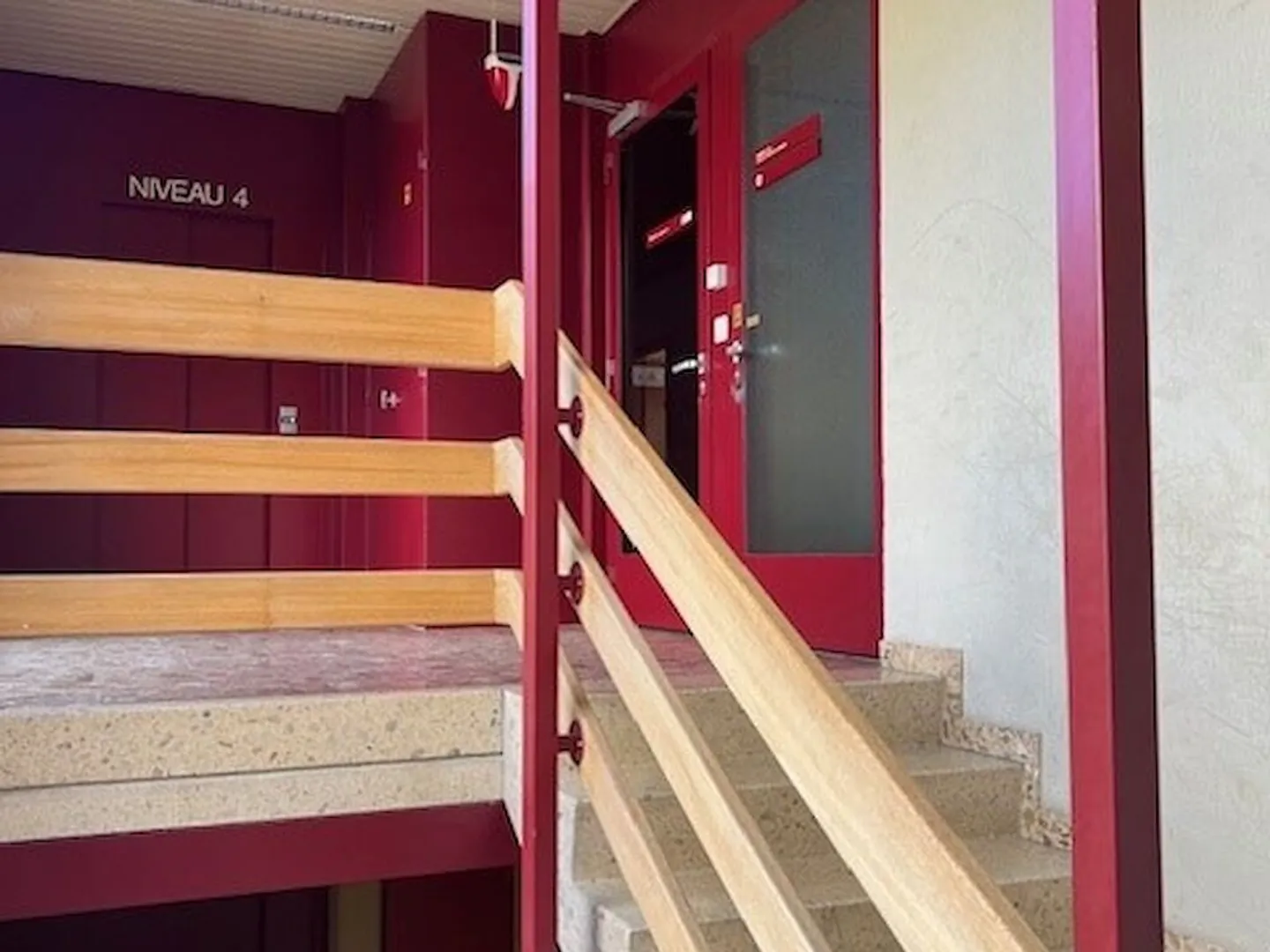 Ufficio di 458 m² (divisibile in due o più unità) vicino al centro di Friburgo - Foto 6 di 13