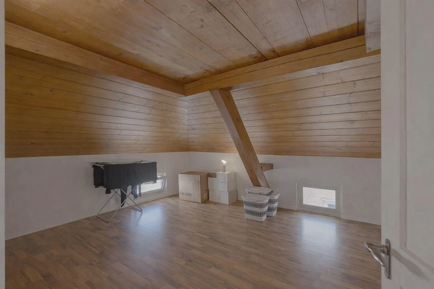 Immeuble multifamilial de 4 unités avec un rendement brut de 5,3 % dans un emplacement central - Photo 10 sur 13