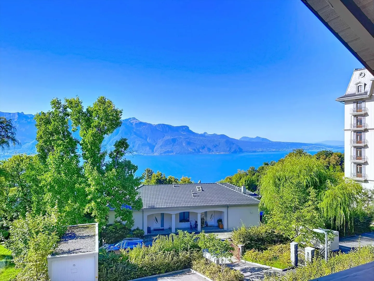 Chalet pieno di fascino? Vista, natura e comfort! - Foto 4 di 13
