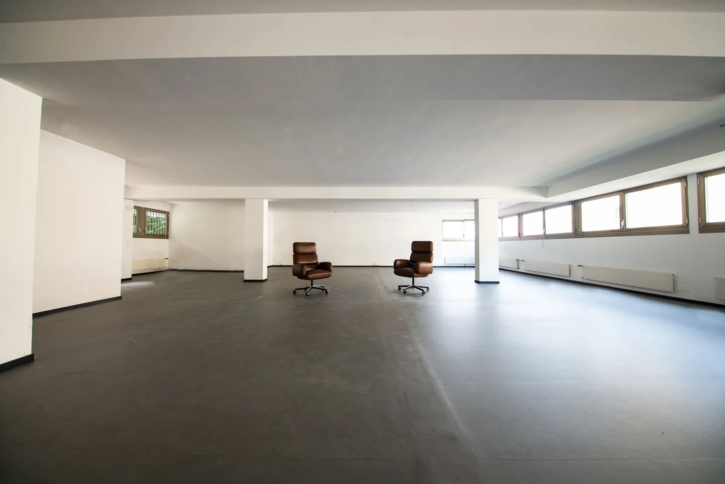 Office space in a strategic location for rent - Photo 5 of 8