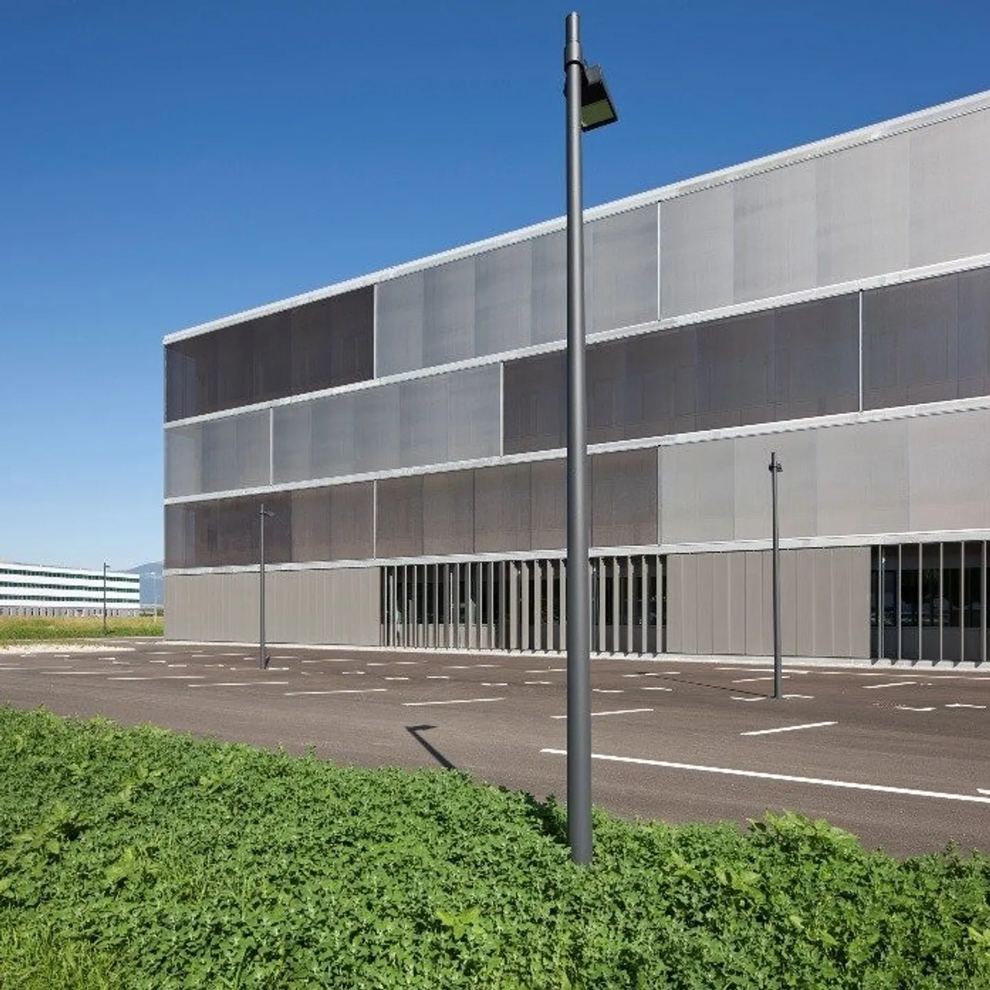 Spazi commerciali modulari da 58m2 a 93m2 - Foto 2 di 6