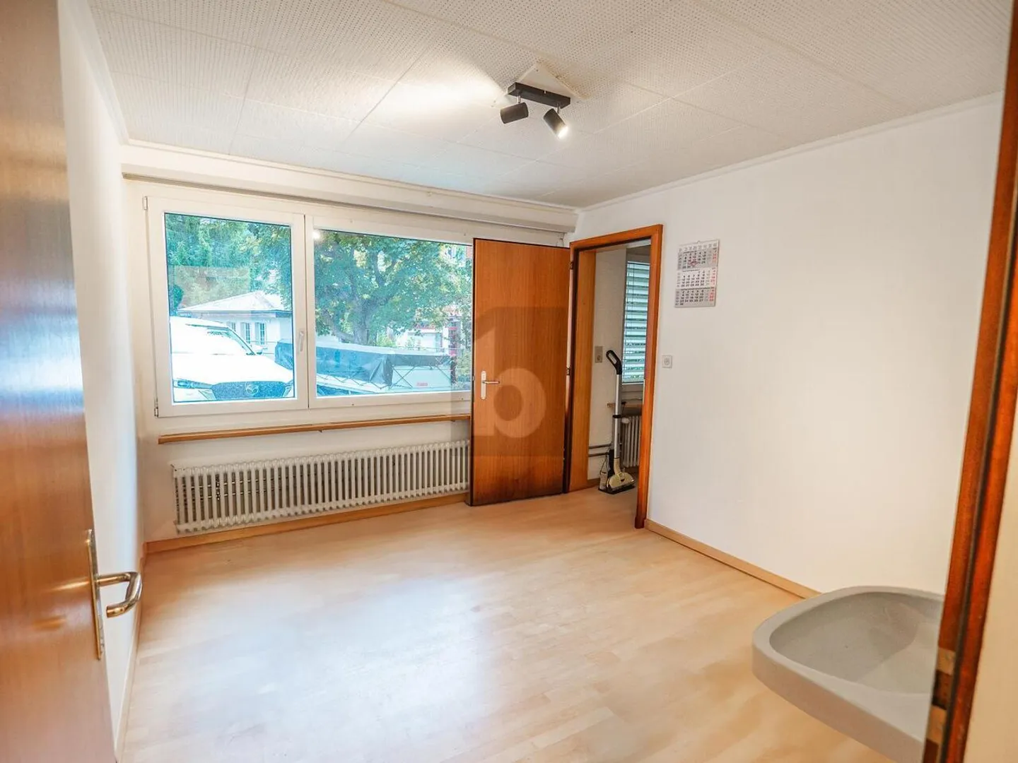VERSATILE AND CENTRALLY LOCATED - Photo 5 of 6