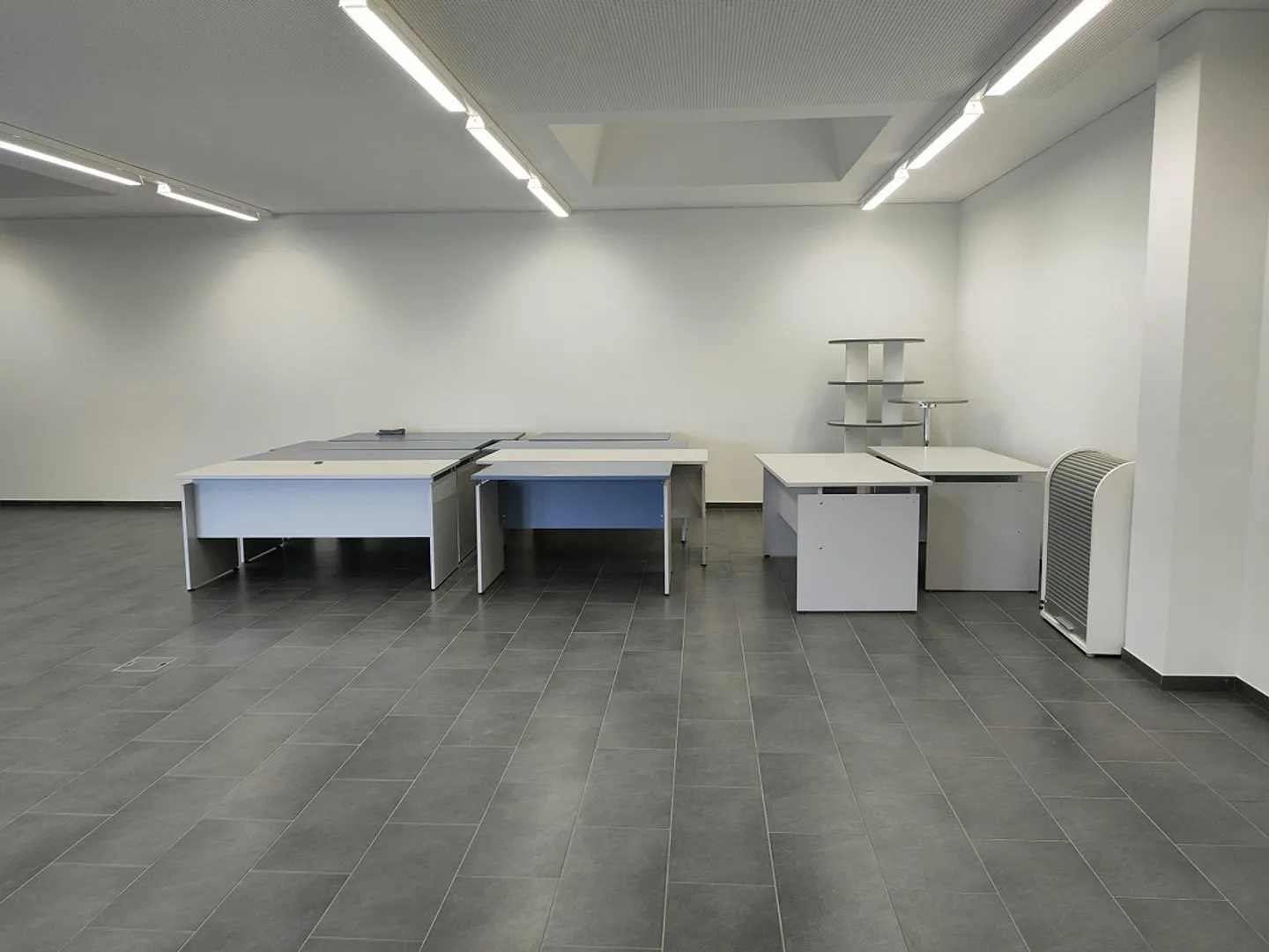 Grande ufficio moderno / spazio commerciale con cucina/doccia/WC - Foto 5 di 13