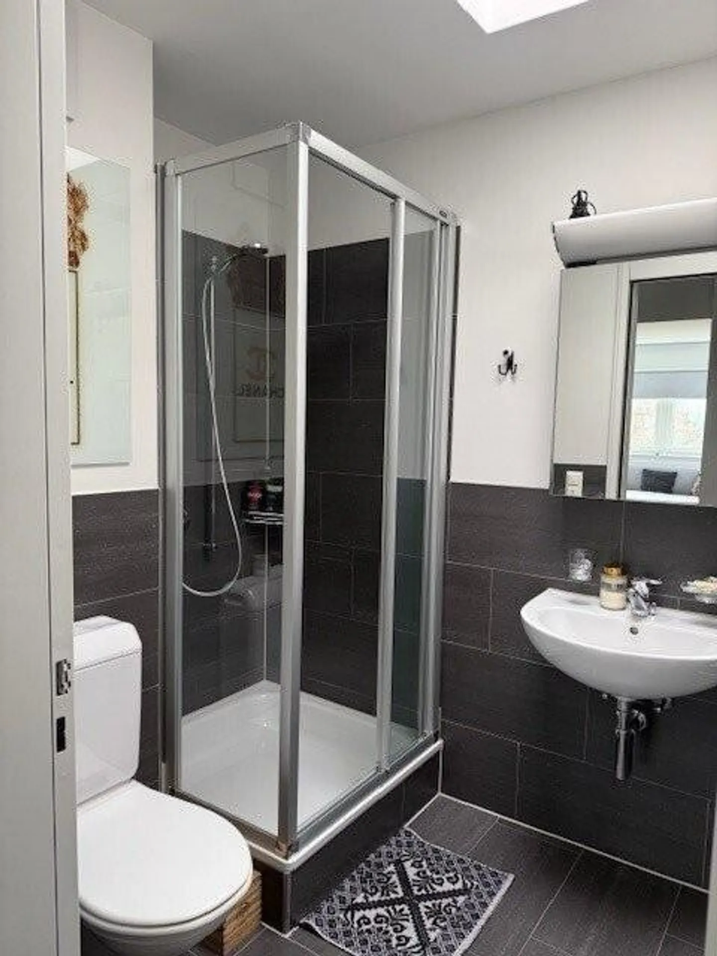 Votre nouveau chez-vous avec loggia dans un emplacement central à Zurich - Photo 7 sur 11