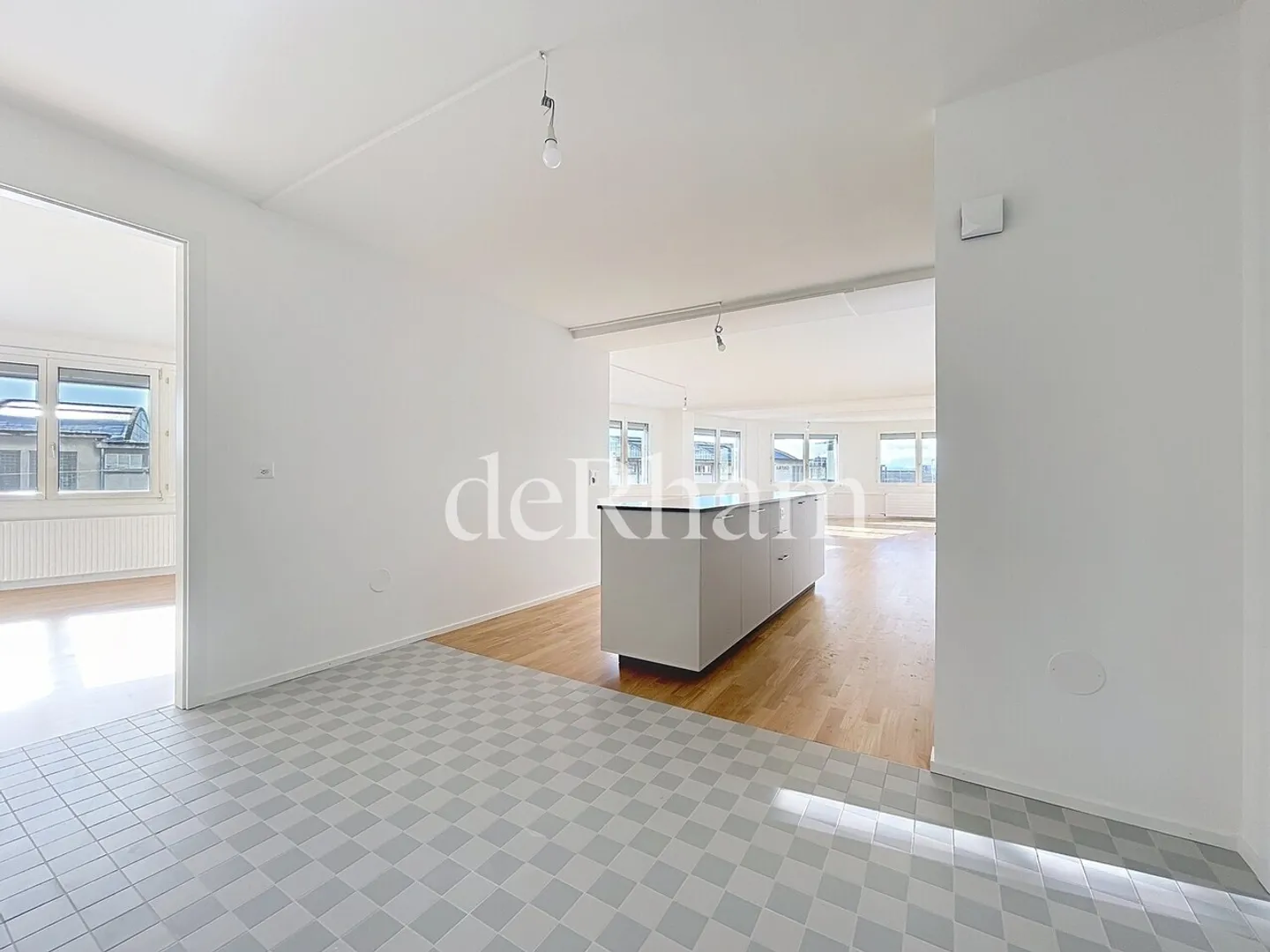 Beautiful 3.5 room fully renovated! - Photo 2 of 11