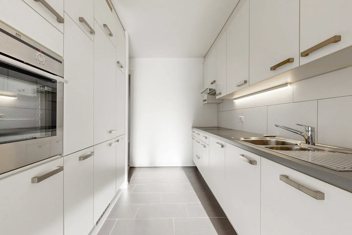 Geräumige Wohnung mit Terrasse - Foto 4 von 7