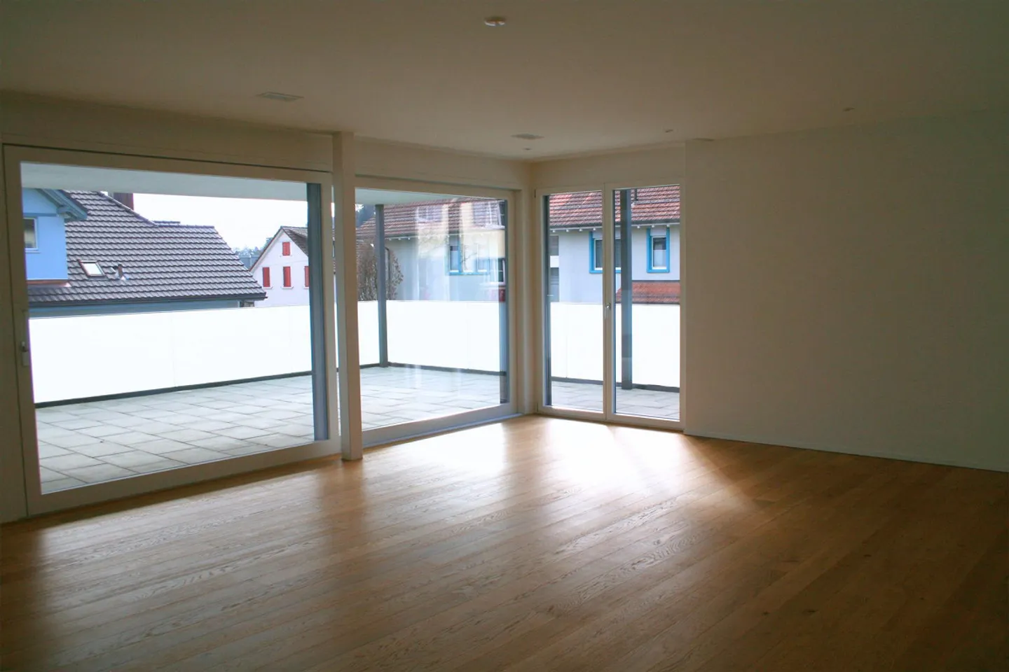 Geräumige Terrassenwohnung in Schaffhausen - Foto 2 von 11