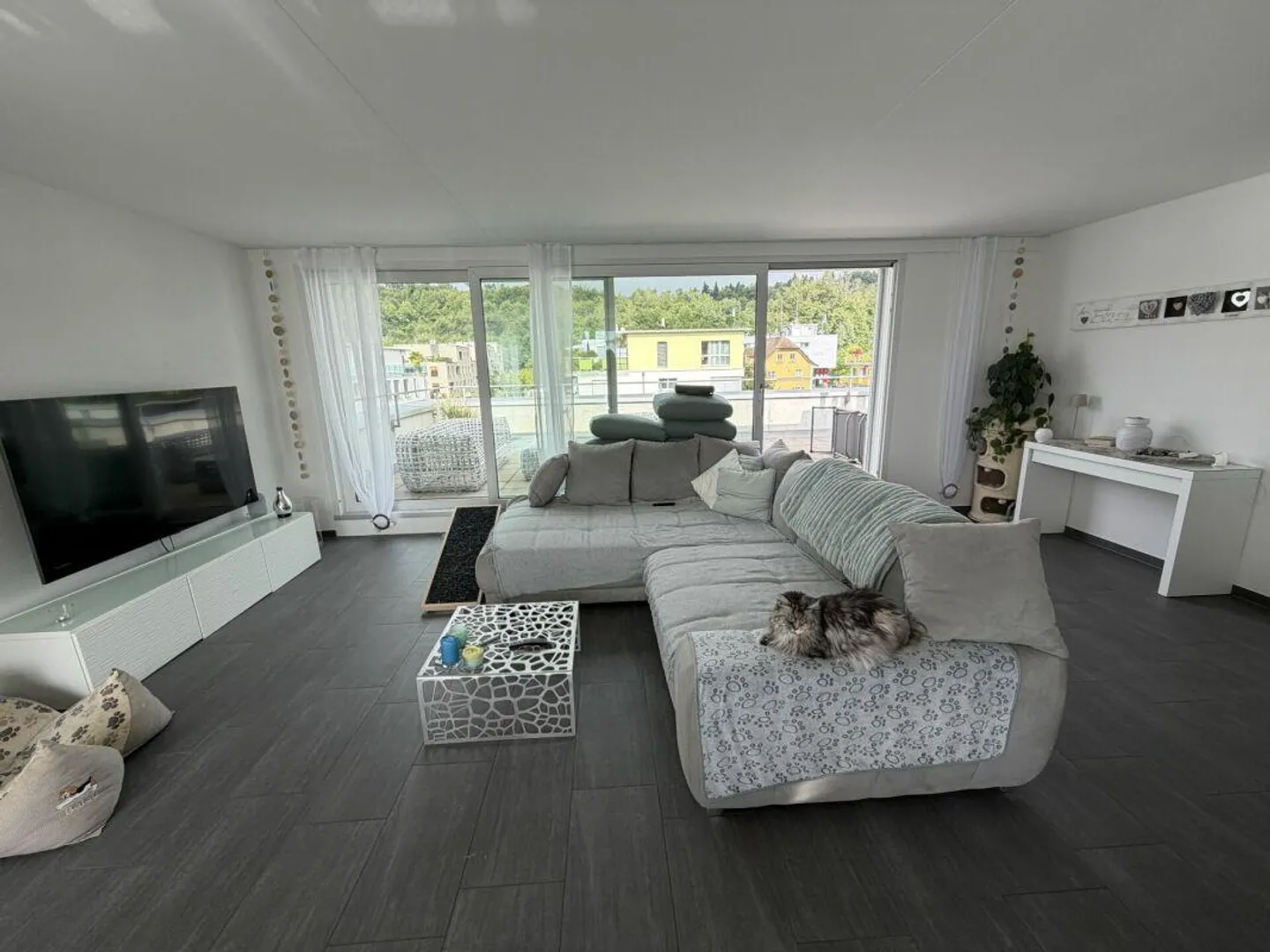 Here lives the Wow - 4.5-room attic in Hausen - Living above the ... - Photo 1 of 16