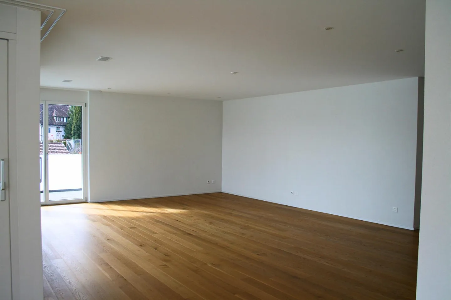 Geräumige Terrassenwohnung in Schaffhausen - Foto 3 von 11