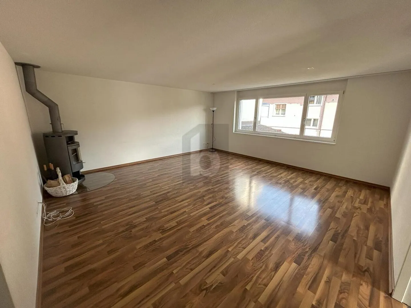 SUNNY AND FRESHLY RENOVATED - Photo 3 of 6