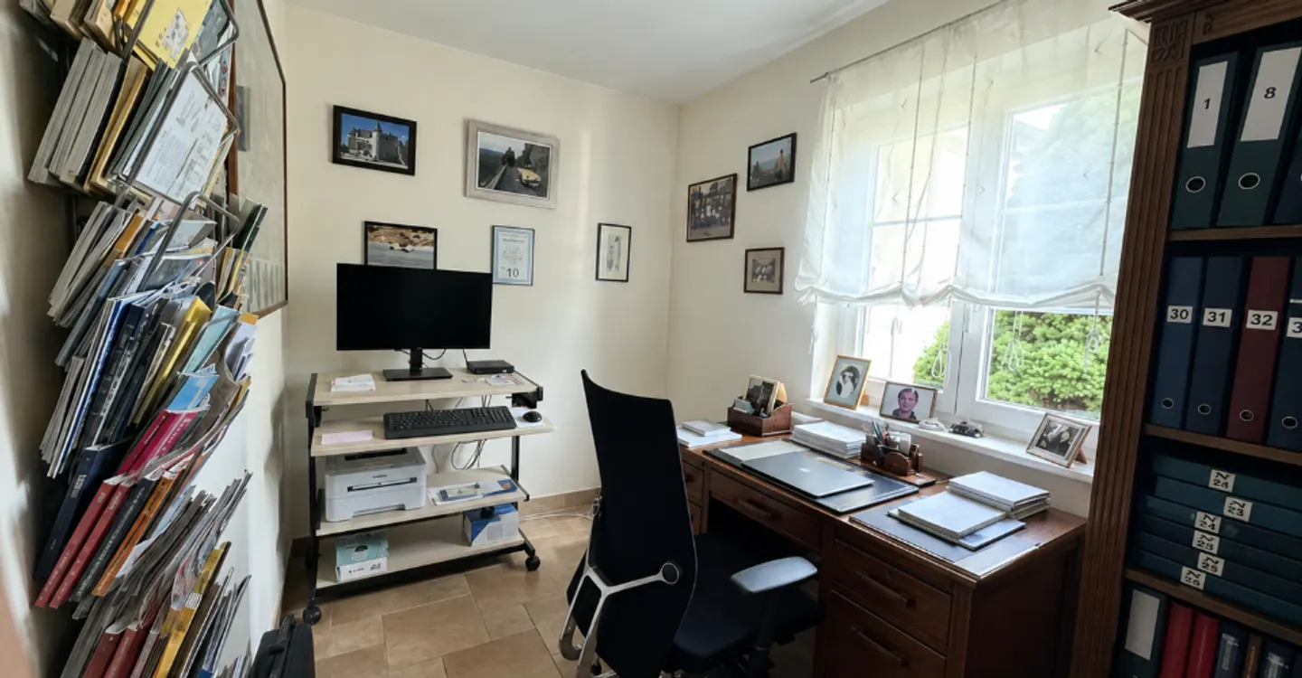 Individual villa of 7.5 rooms in Vaulruz - Photo 11 of 12