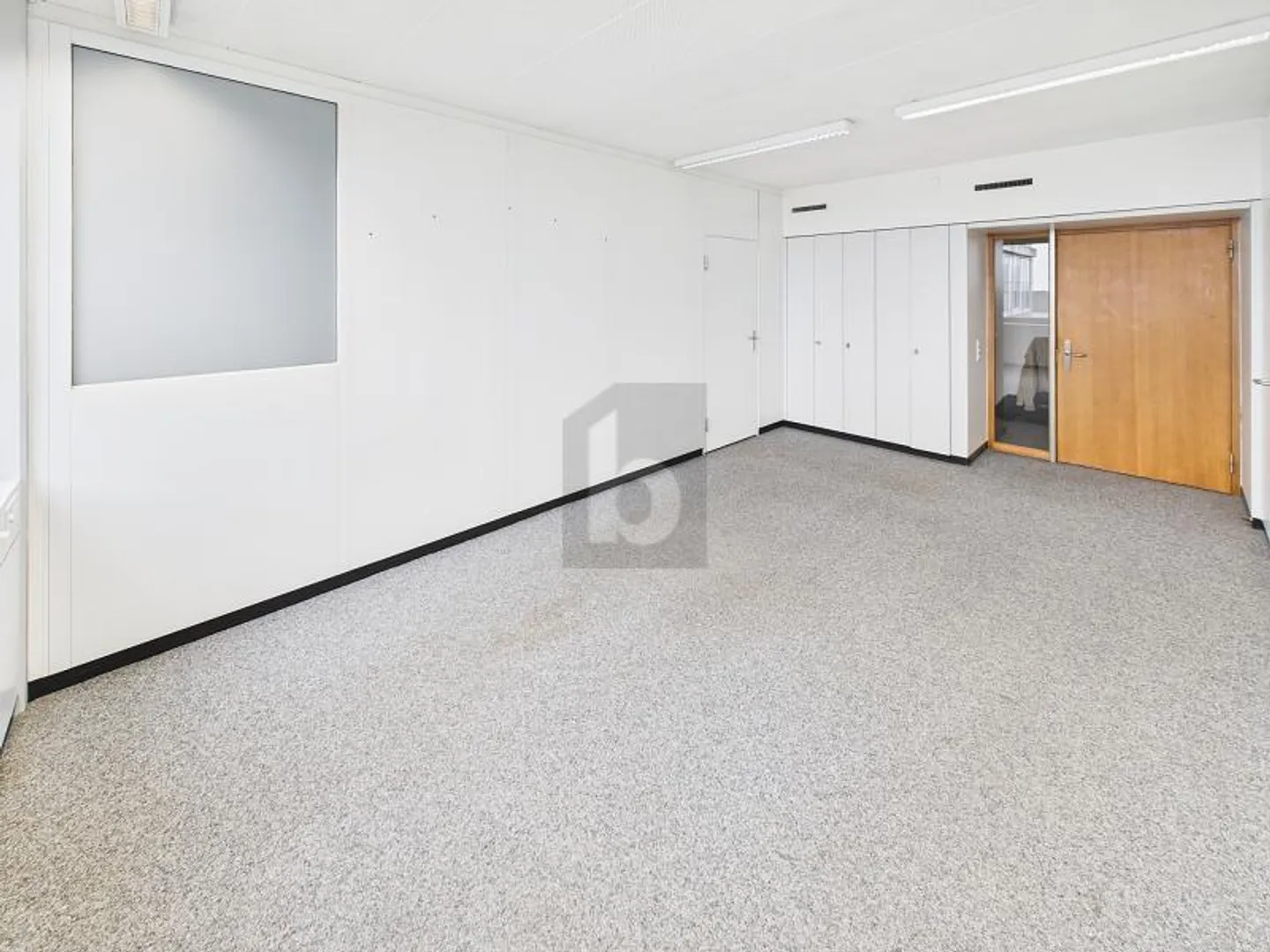 PRACTICAL AND AFFORDABLE (OFFICE 4.28) - Photo 2 of 5