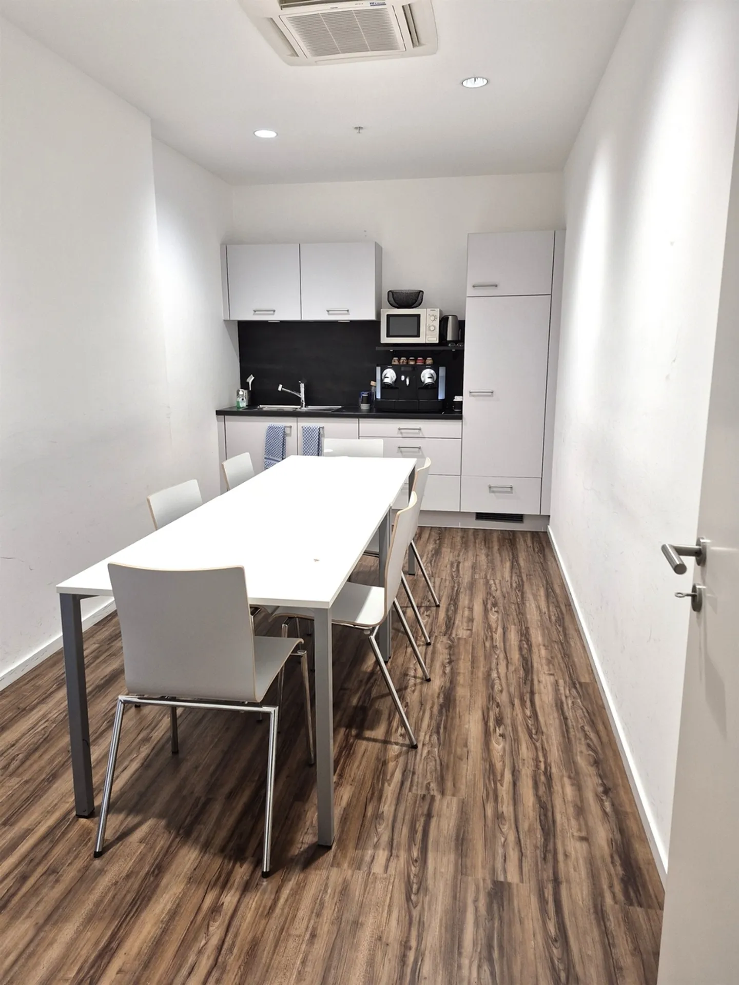 Uffici plug-and-play moderni e funzionali - Foto 5 di 6