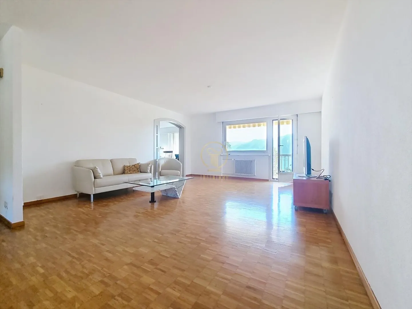 CHERNEX - 4,5 camere con vista mozzafiato sul lago e sulle montagne - Foto 2 di 11