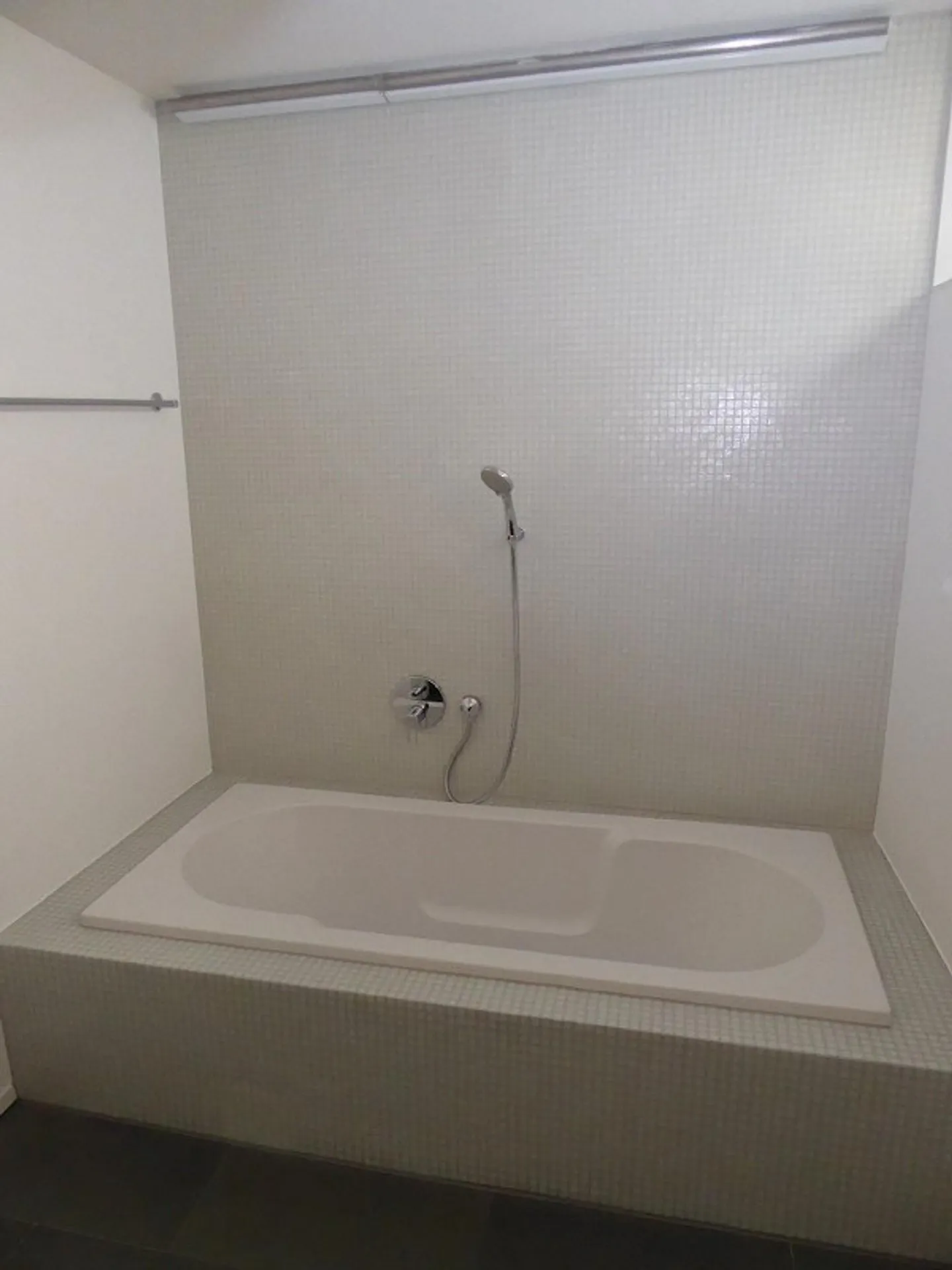 Appartement lumineux et de haute qualité de 4,5 pièces, d'environ 140 m2 avec grande terrasse - Photo 12 sur 19