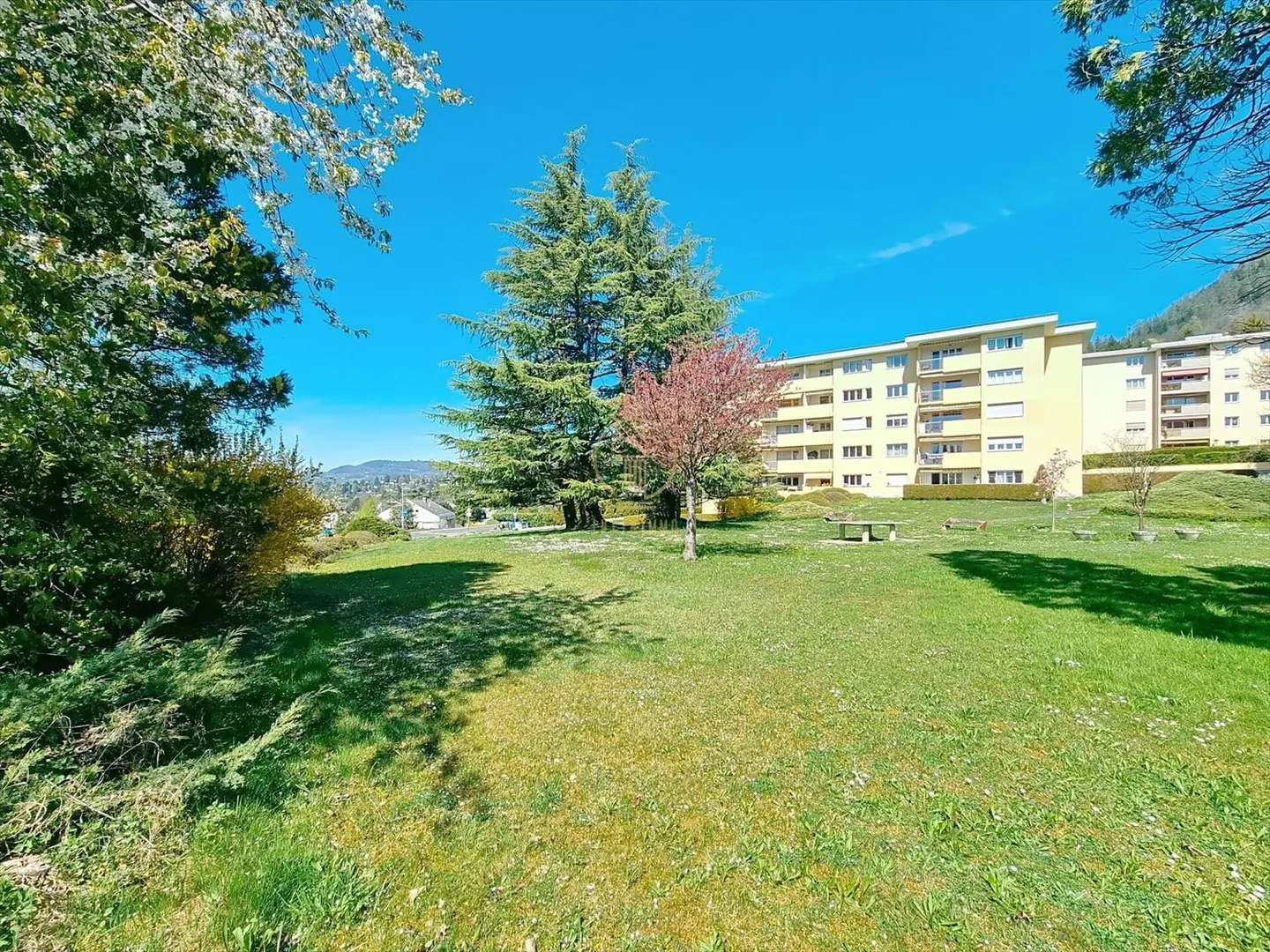 CHERNEX - 4,5 camere con vista mozzafiato sul lago e sulle montagne - Foto 4 di 11