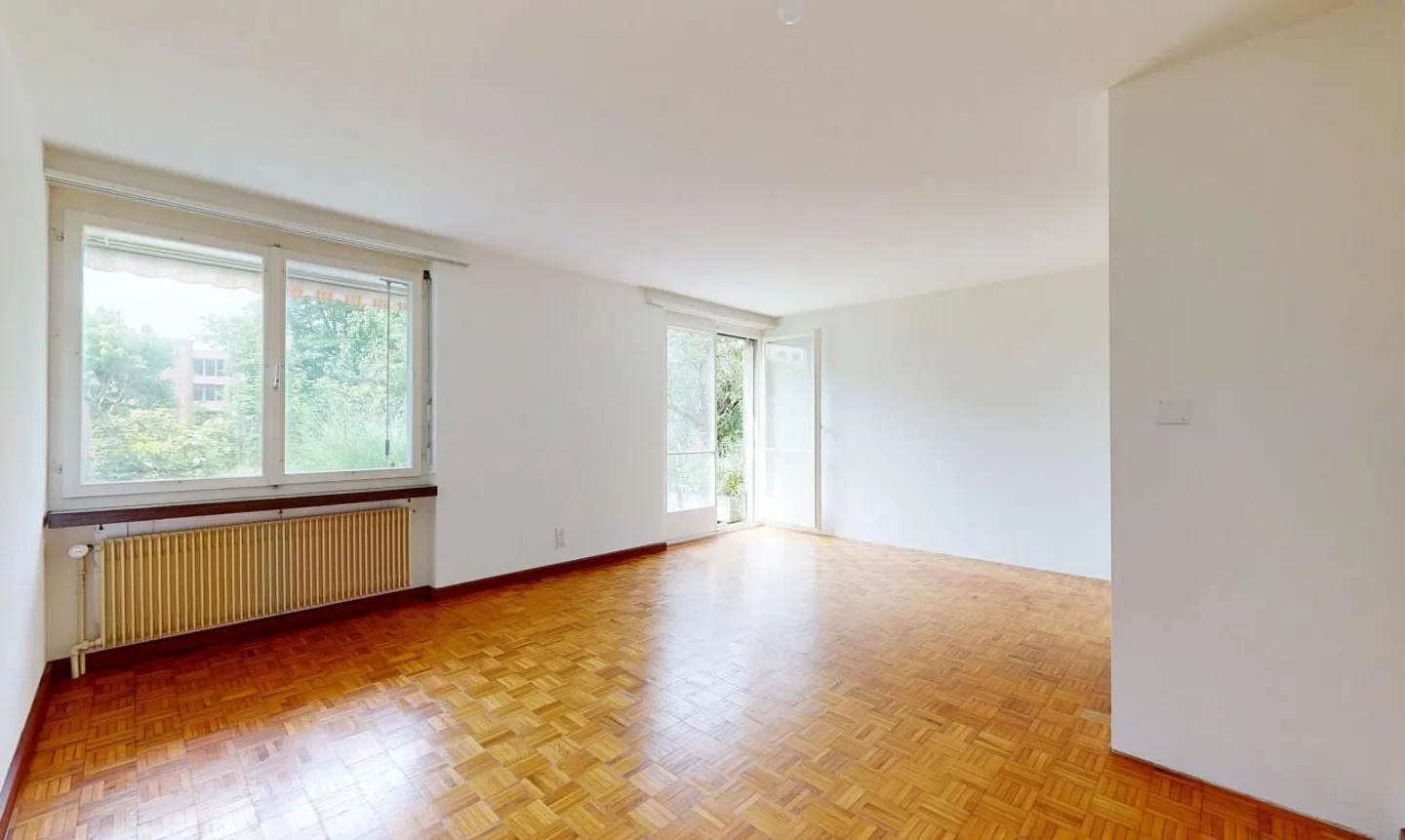 Terraced House with Garden and Modernization Potential in Reinach - Photo 4 of 11
