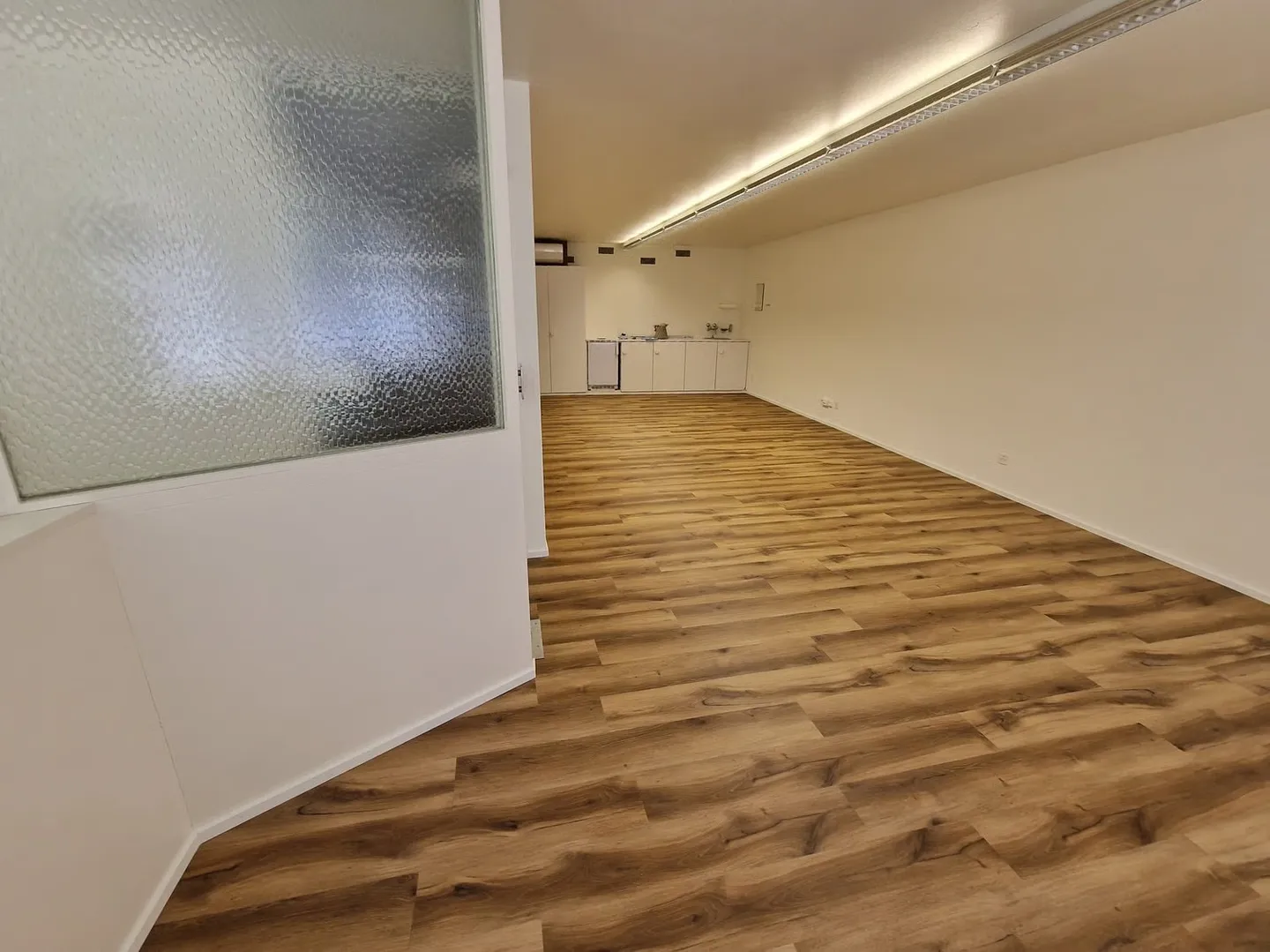 Charming Retail Space / Commercial Area on Ground Floor 42m2 - Photo 3 of 6