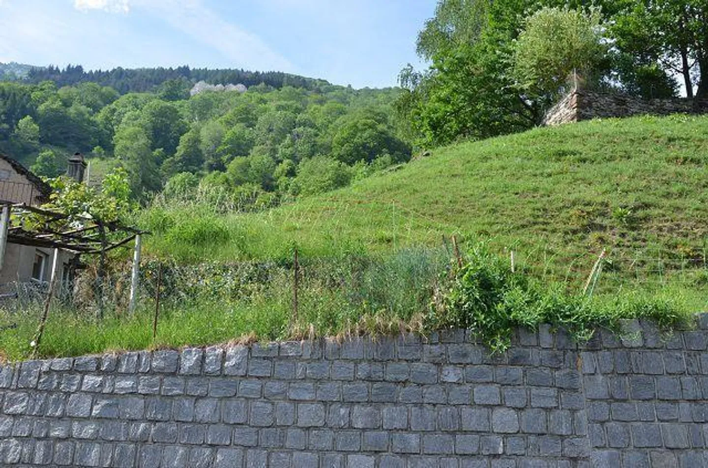 «vier Dorfhäuser mit grossem Umschwung / quattro case nel nucleo con grande giardino» - Foto 31 di 54