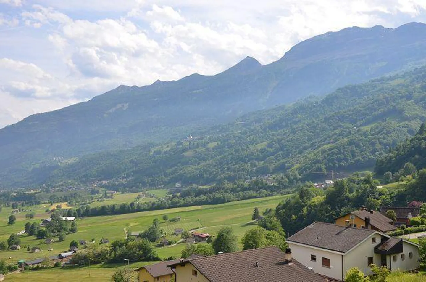 «vier Dorfhäuser mit grossem Umschwung / quattro case nel nucleo con grande giardino» - Foto 34 di 54