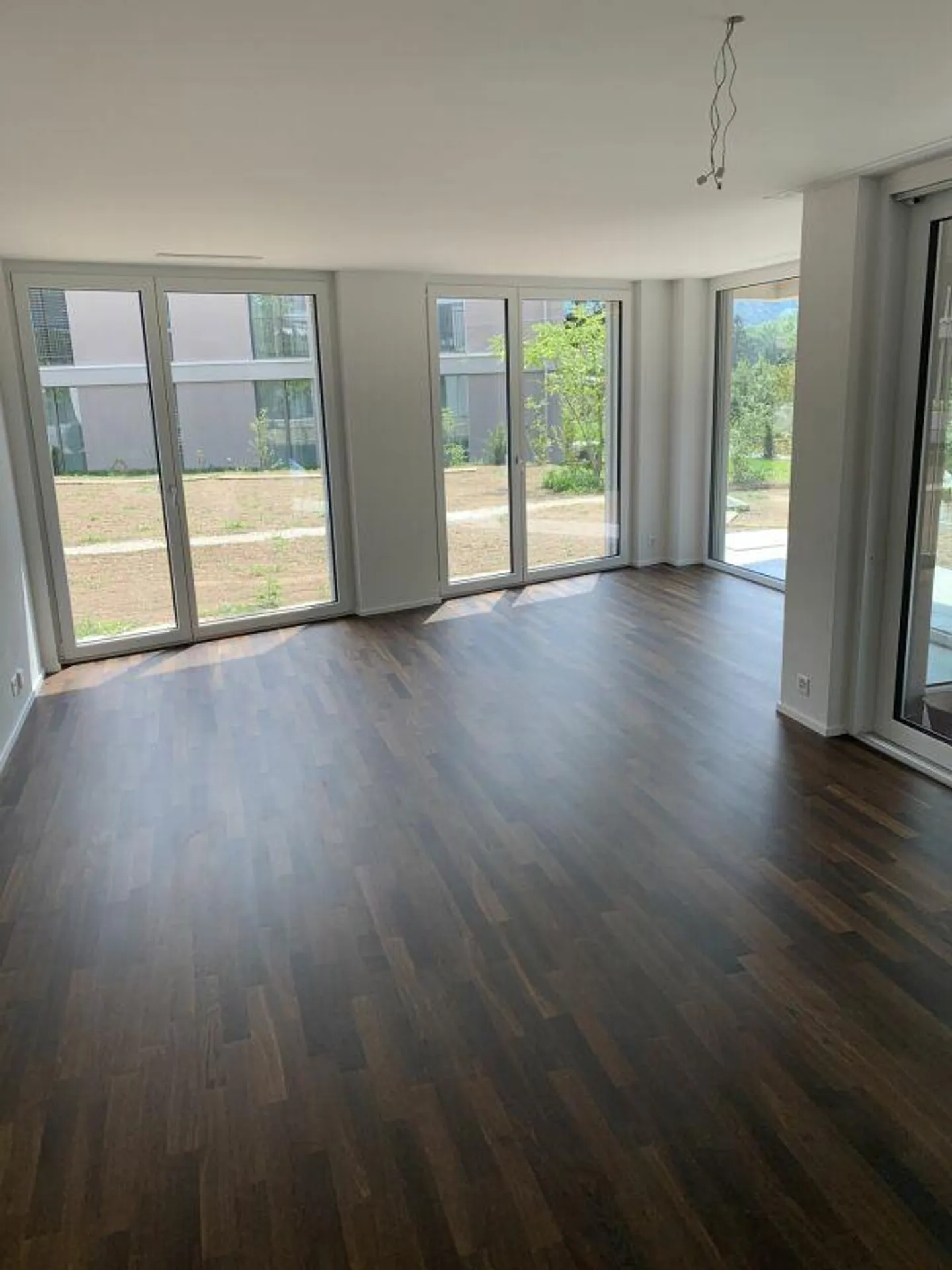 Traumhafte 5.5 Garten-Wohnung zu vermieten - Photo 3 sur 10
