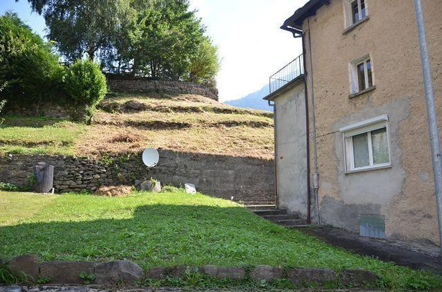 «vier Dorfhäuser mit grossem Umschwung / quattro case nel nucleo con grande giardino» - Foto 46 di 54